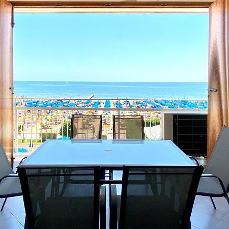 Fronte Mare Stupenda Terrazza Piramide Jesolo Lido Carraro Immobiliare - Family Apartments Eksteriør bilde